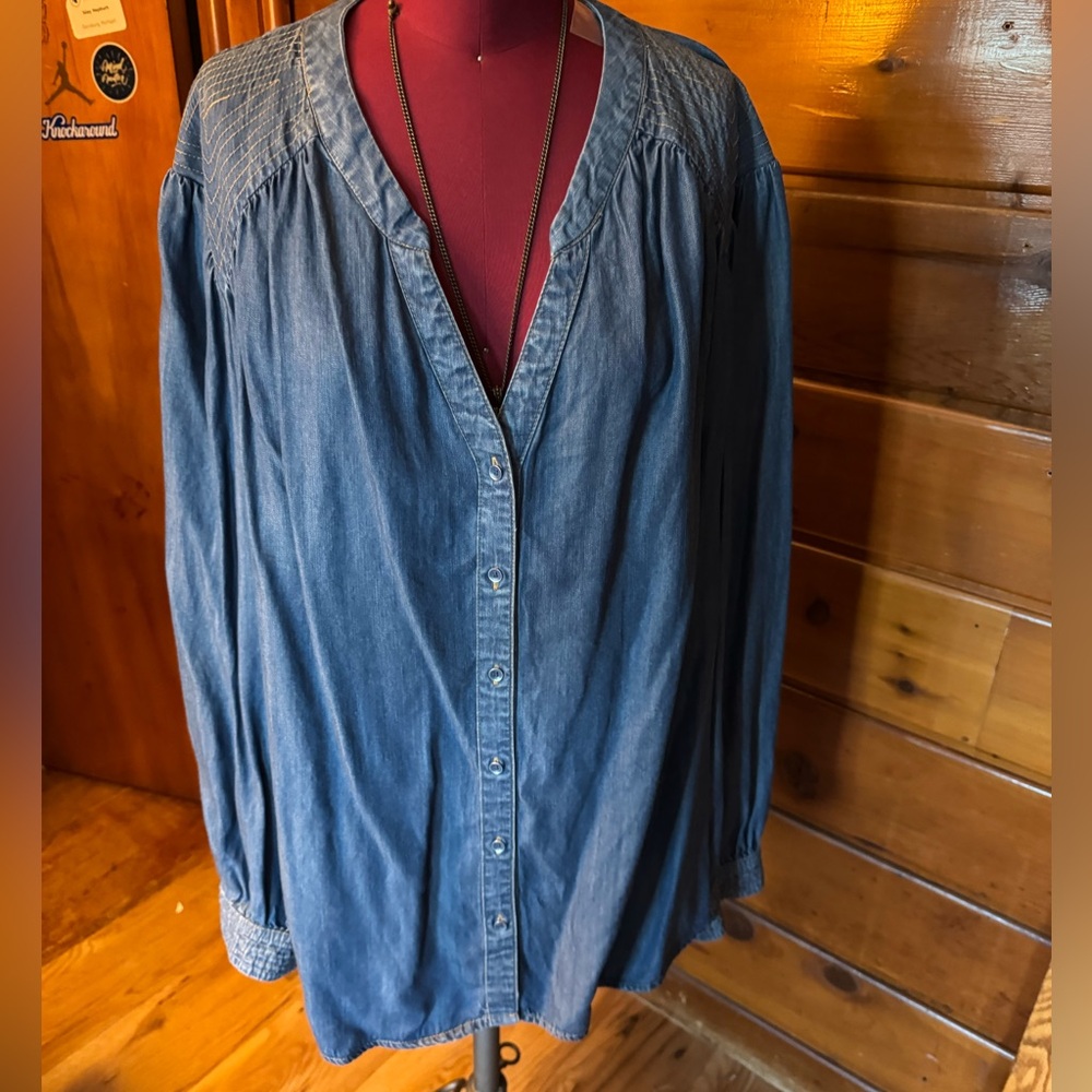 INTRO NWT Blue Long Sleeve Denim Shirt